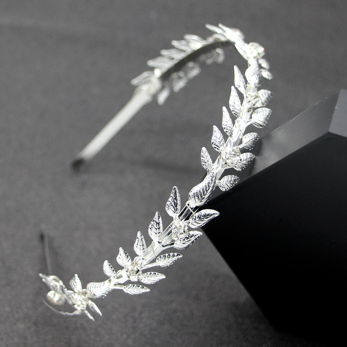 2 pes Greek style retro temperament bride